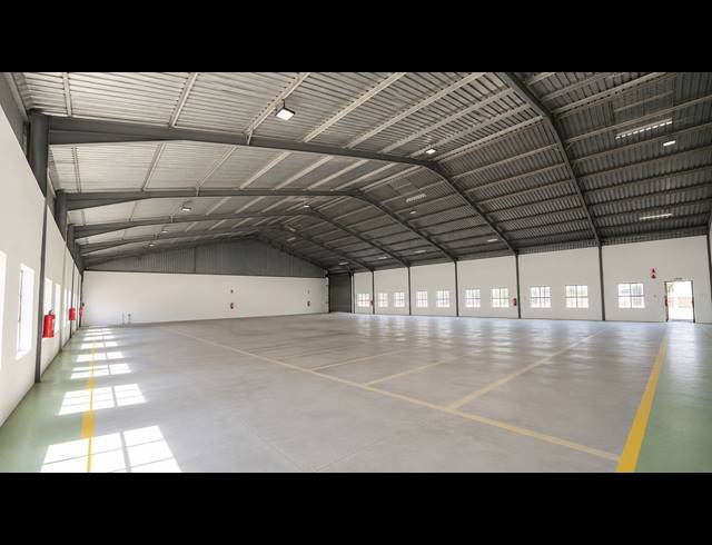 1,193M² WAREHOUSE TO LET IN WALTLOO